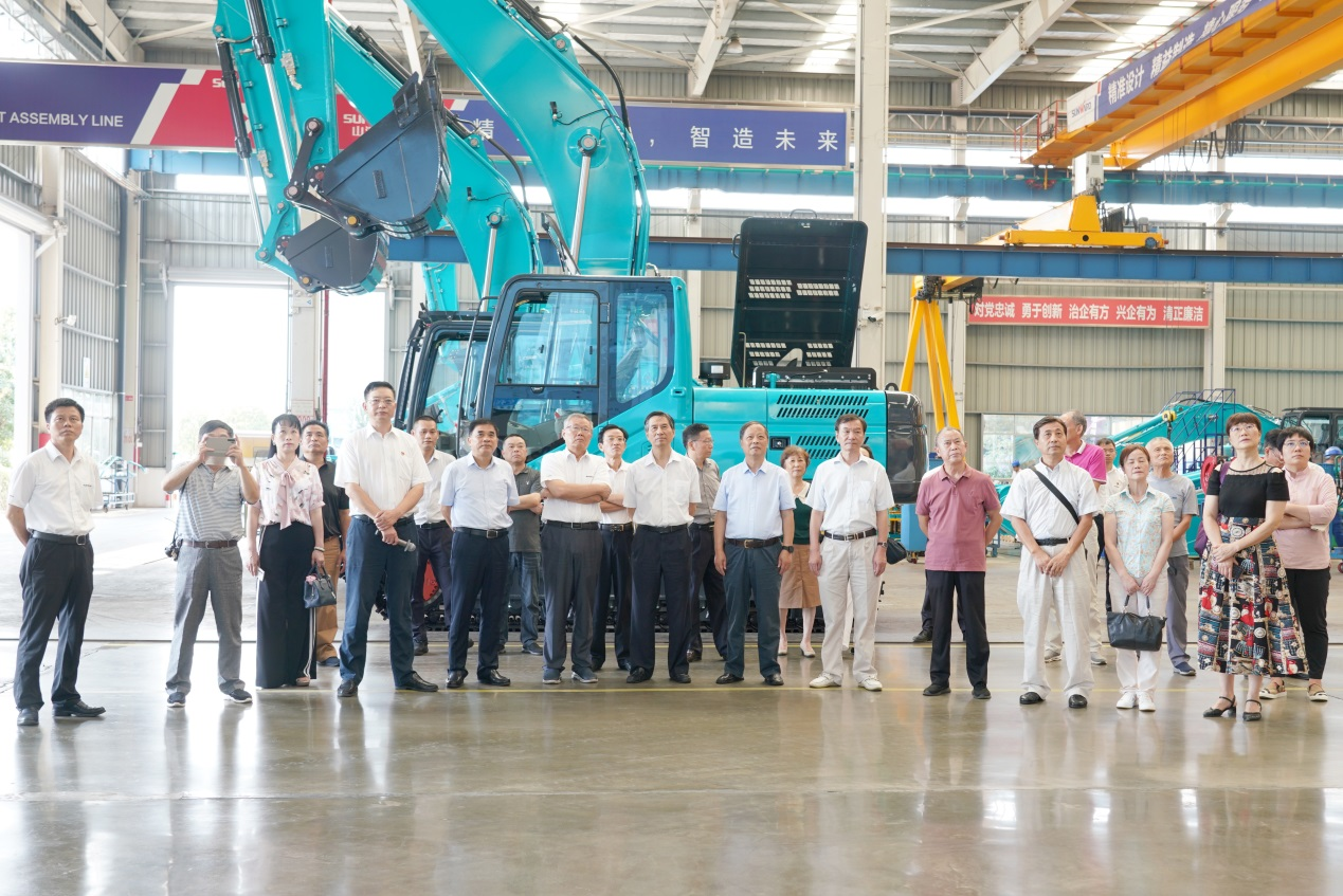 湖南省老科学技术工作者一行到访皇家国际智能