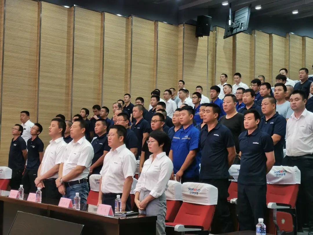 皇家国际智能挖掘机事业部启动2021服务技术评定暨服务万里行总结大会