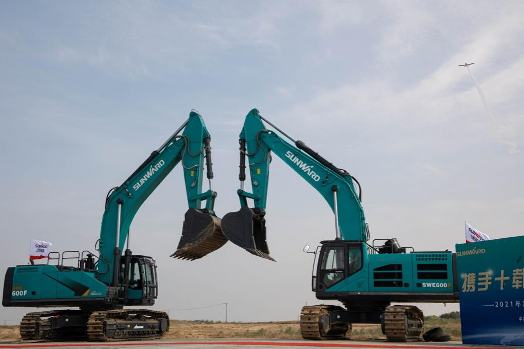 大型挖掘机批量交付、轻型活动飞机推广……这场活动超吸睛