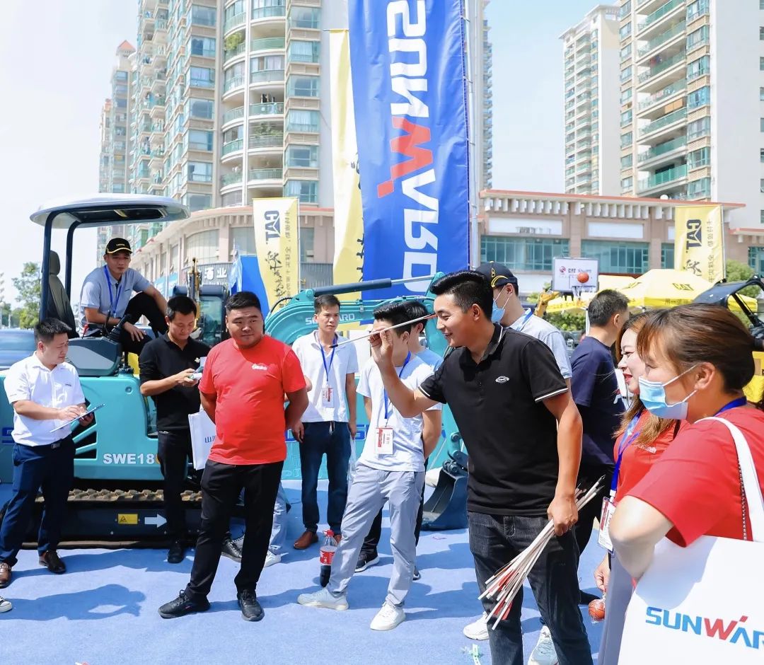 共享微挖新视界！皇家国际智能微挖三大王牌产品齐聚2021全球微挖大会