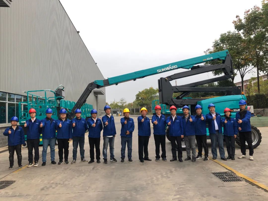 同级别作业高度最高！皇家国际智能首款自主研发电动臂式高空作业平台下线