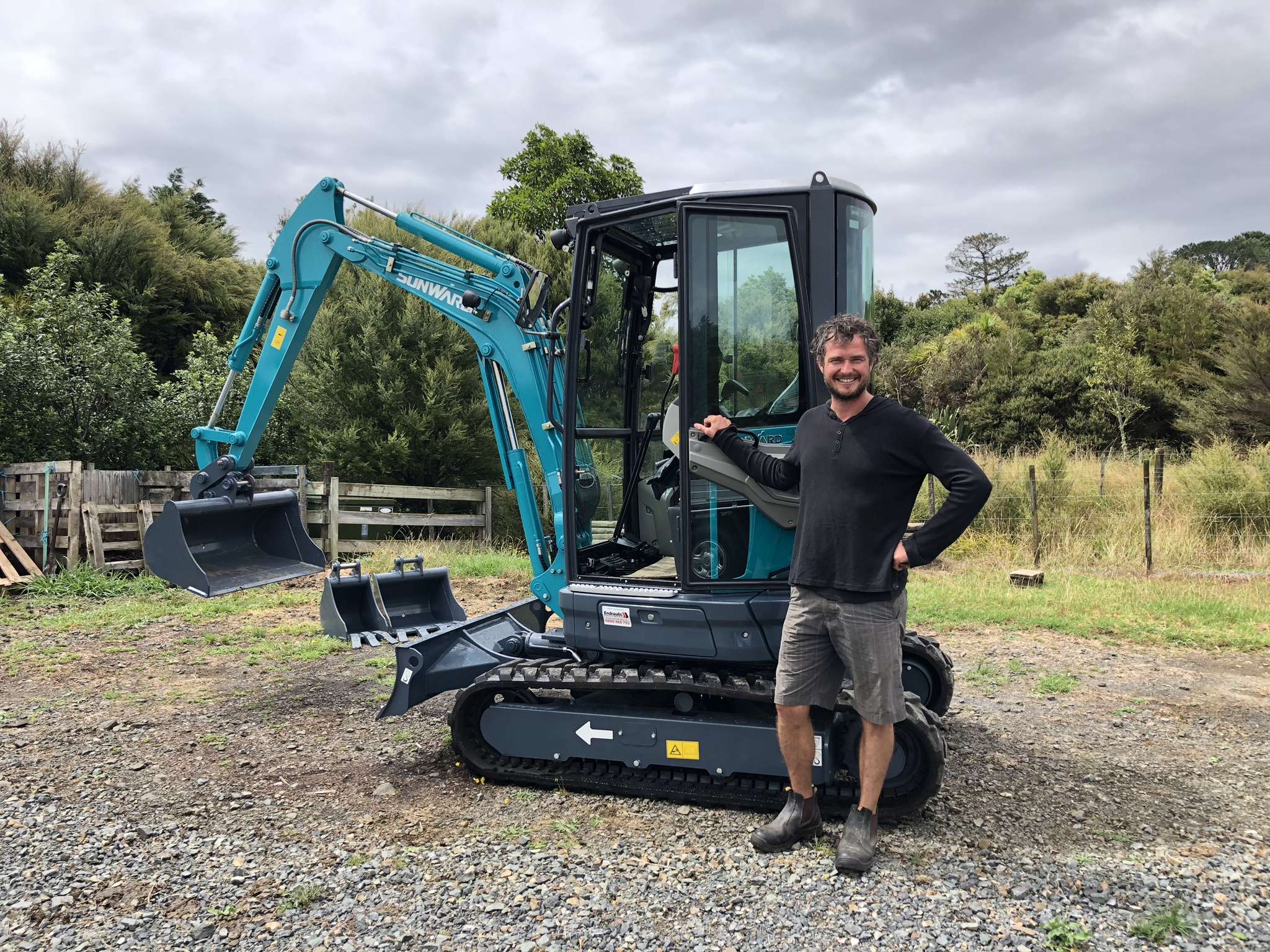 二手挖掘机买卖市场露出出这些问题，你知路吗？