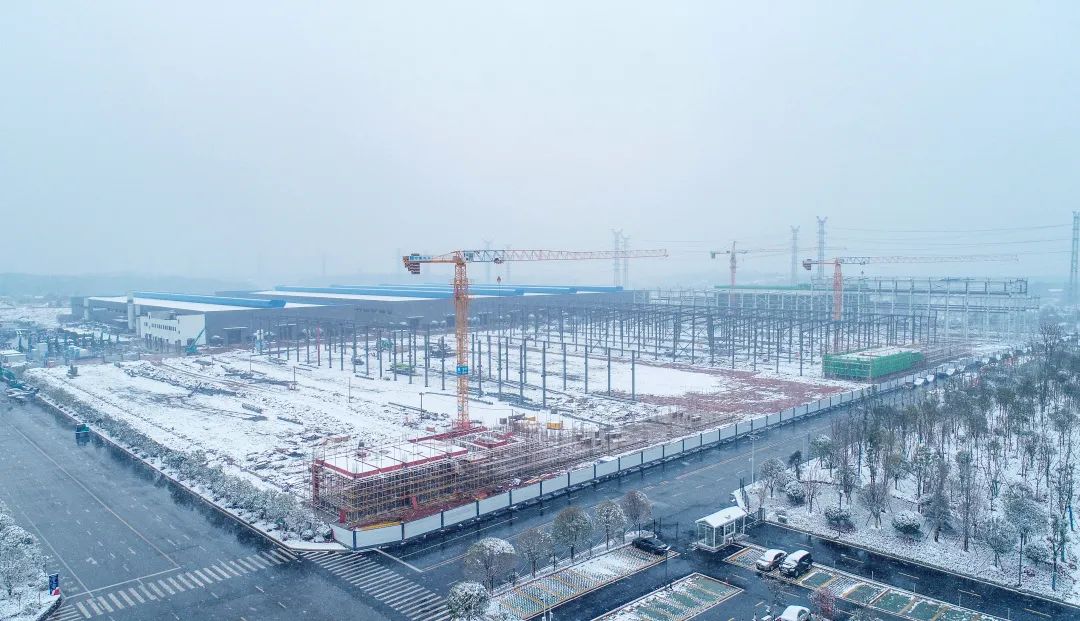 瑞雪兆丰年，邀您共赏雪中皇家国际！