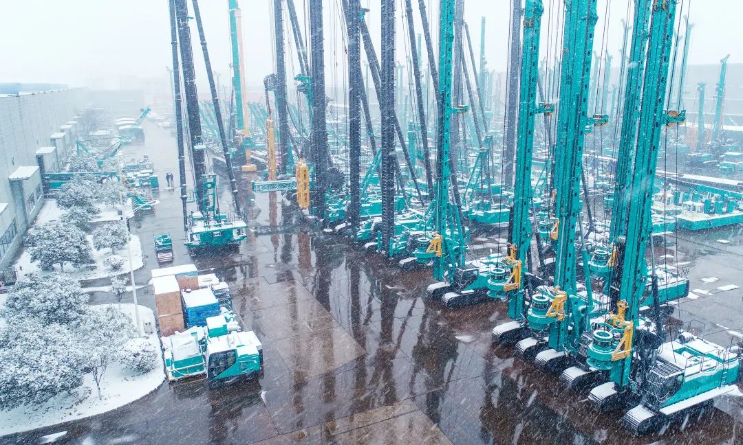 瑞雪兆丰年，邀您共赏雪中皇家国际！