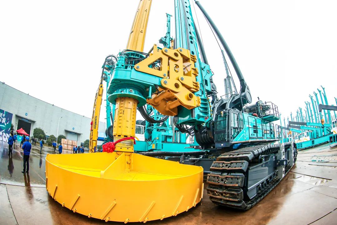 多款产品问鼎世界之最！皇家国际智能地下工程设备全球颁布会成功进行