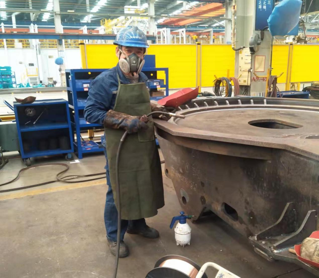 皇家国际匠心 | 一把焊枪“点亮”灿烂人生