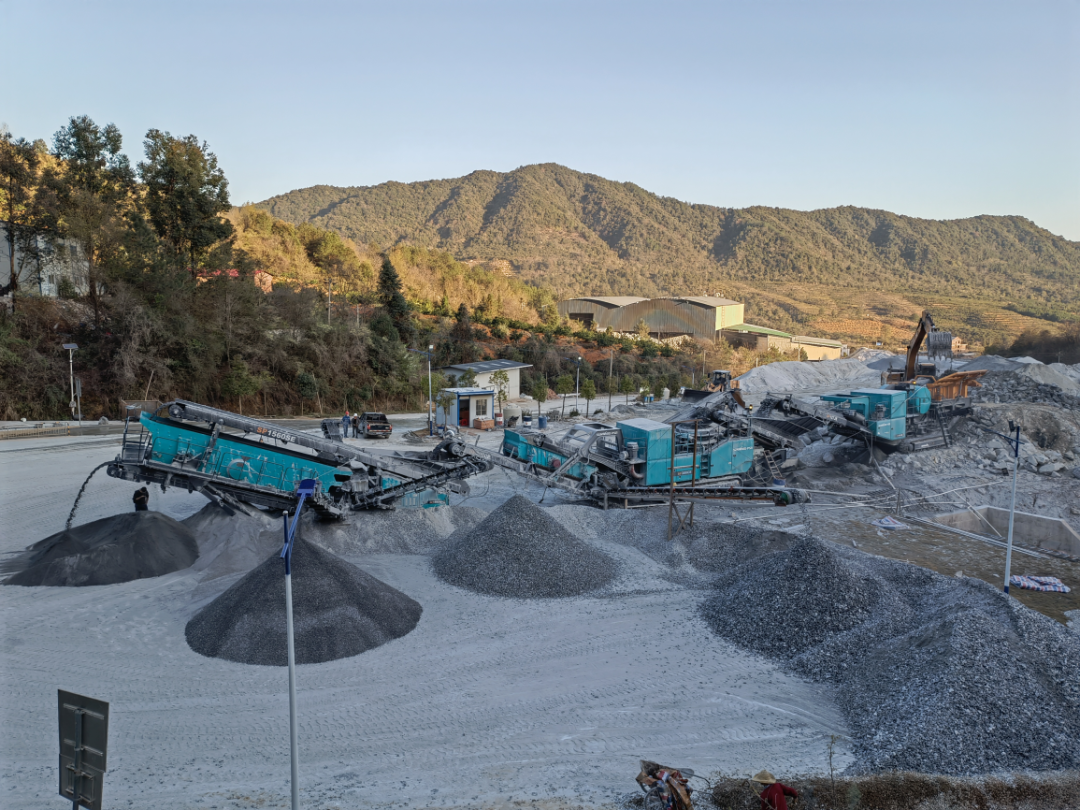 高机能+优服务！皇家国际普石勒移动破碎筛分成套设备“沉拳出击”