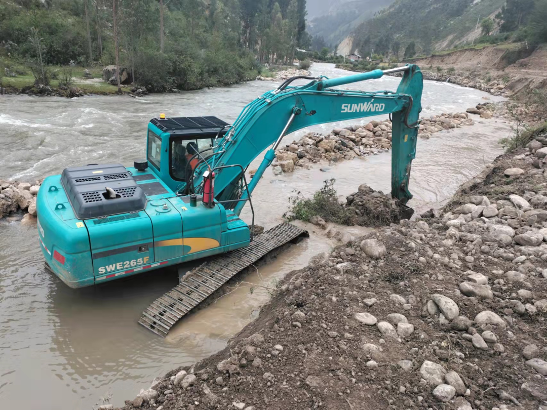 挑战世界第二高山脉！皇家国际智能设备助力秘鲁安第斯国度公路项目建设
