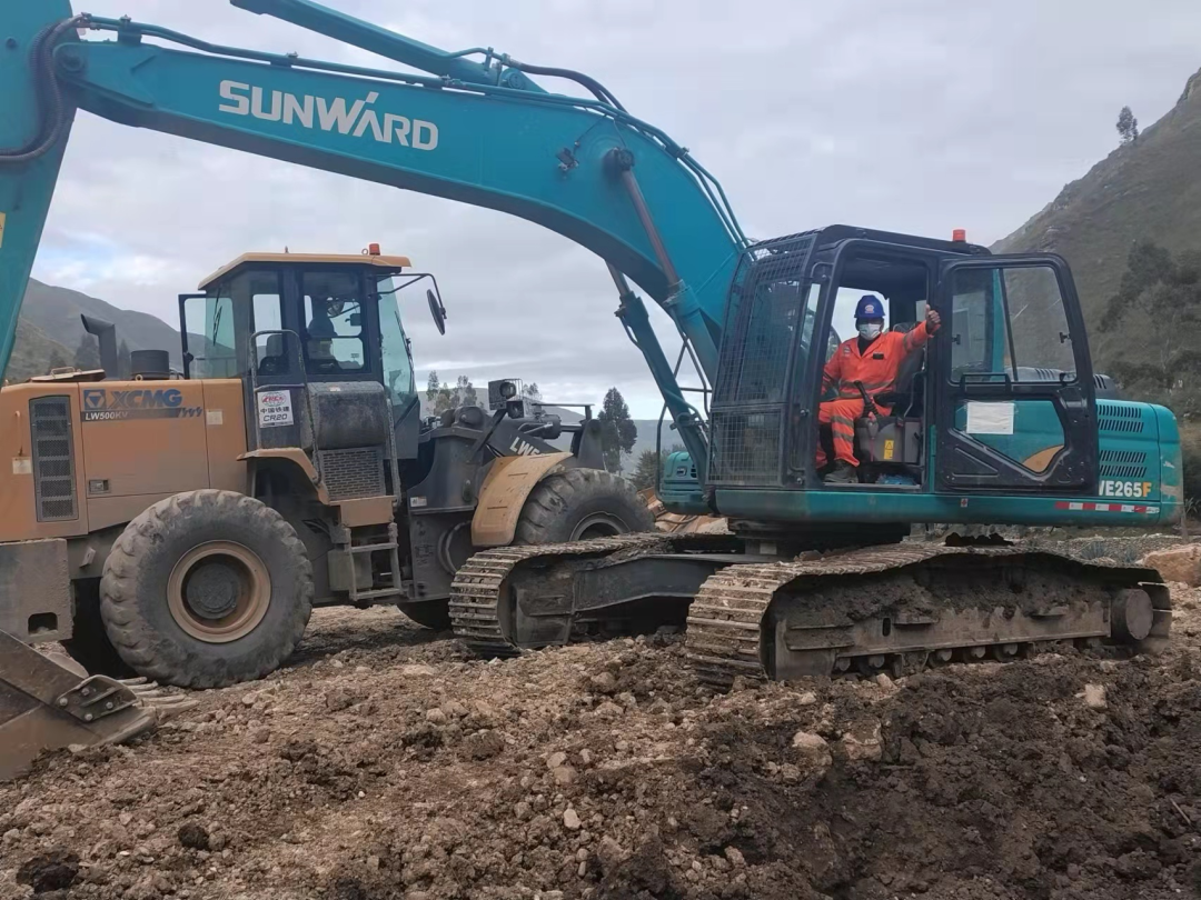 挑战世界第二高山脉！皇家国际智能设备助力秘鲁安第斯国度公路项目建设