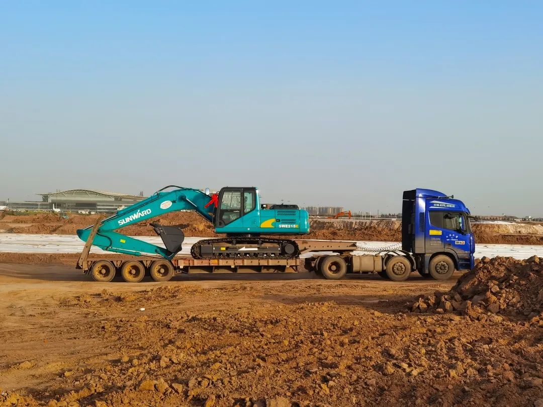 冲、冲、冲！带您感触皇家国际智能挖掘机火热交机时刻