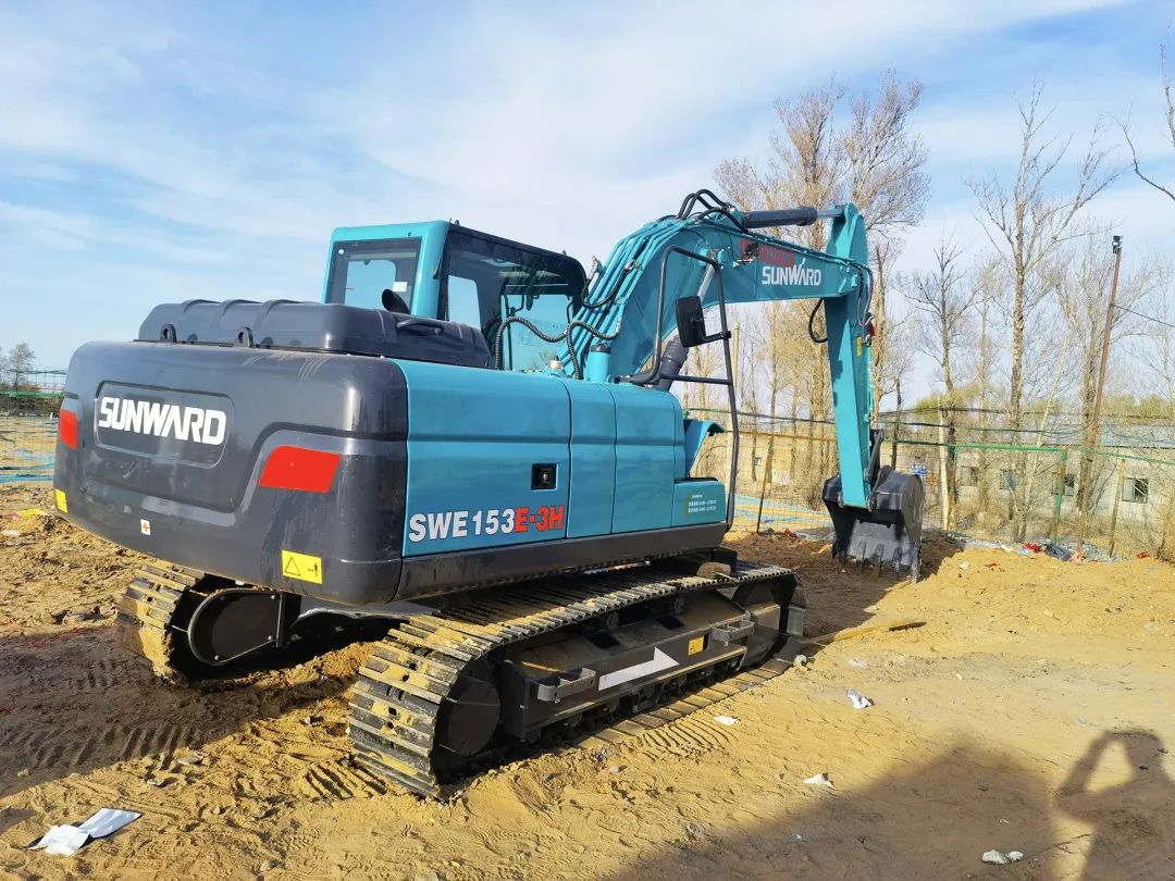 冲、冲、冲！带您感触皇家国际智能挖掘机火热交机时刻