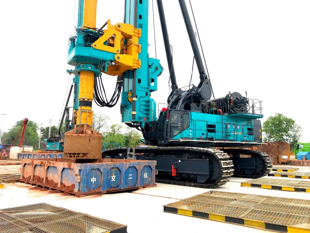 再坑装硬骨头”！皇家国际智能“超等桩备”助建燕矶长江大桥