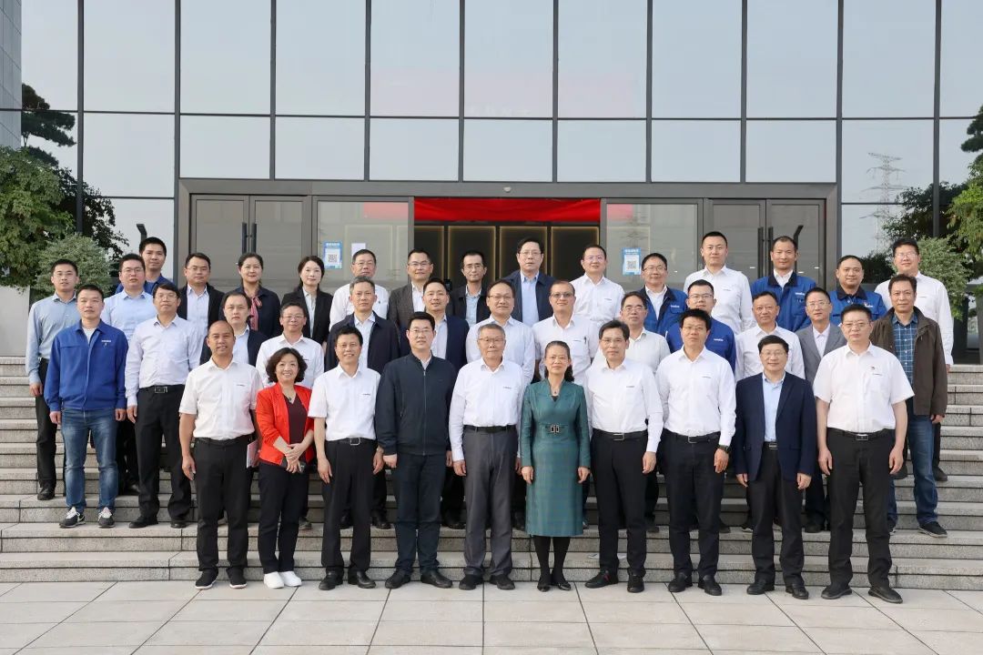 深入产学研合作！中南大学堂长、中国工程院院士田红旗率团造访皇家国际智能