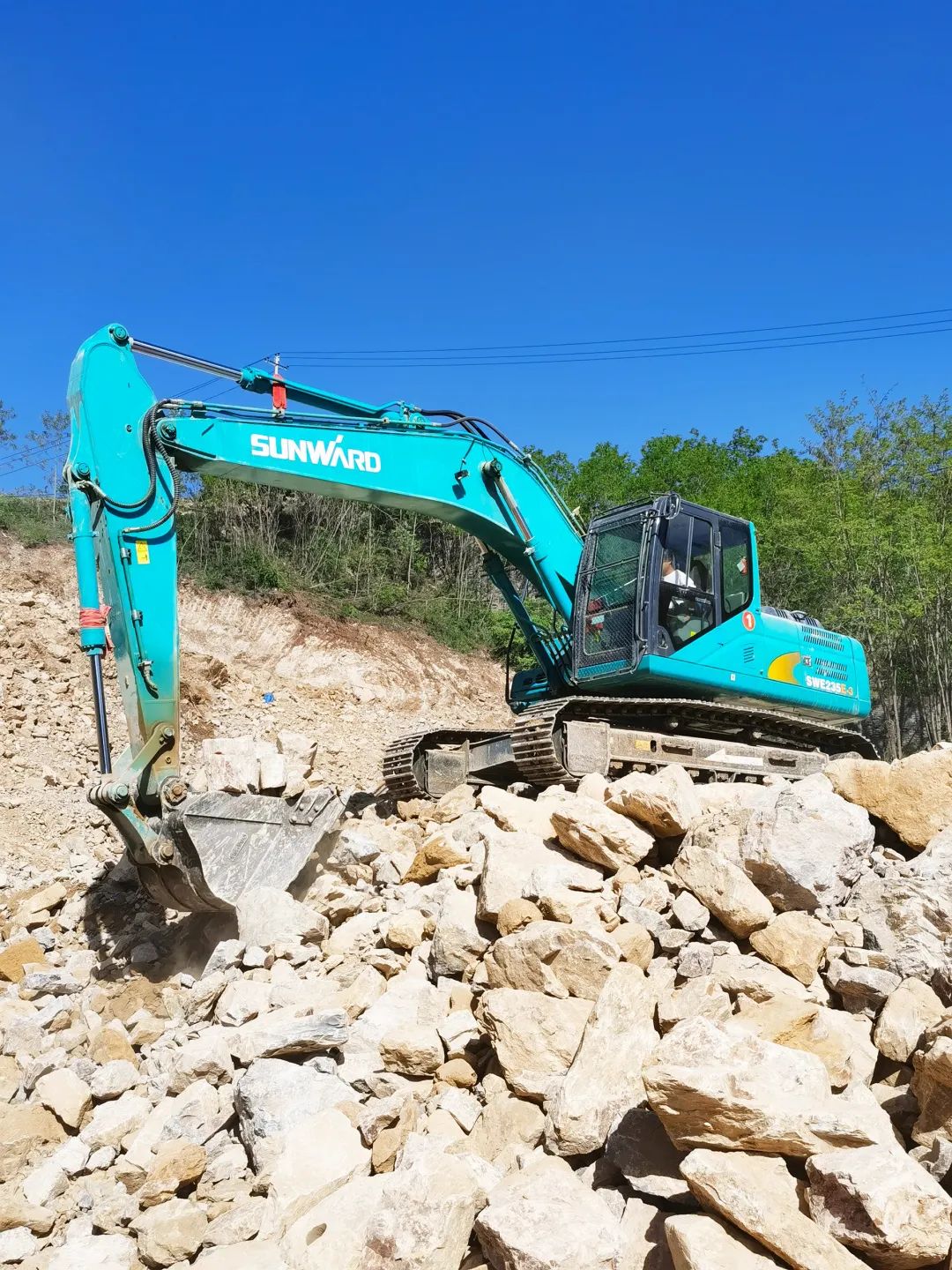 三员皇家国际挖机“悍将”收服“铁粉”一枚，凭什么？