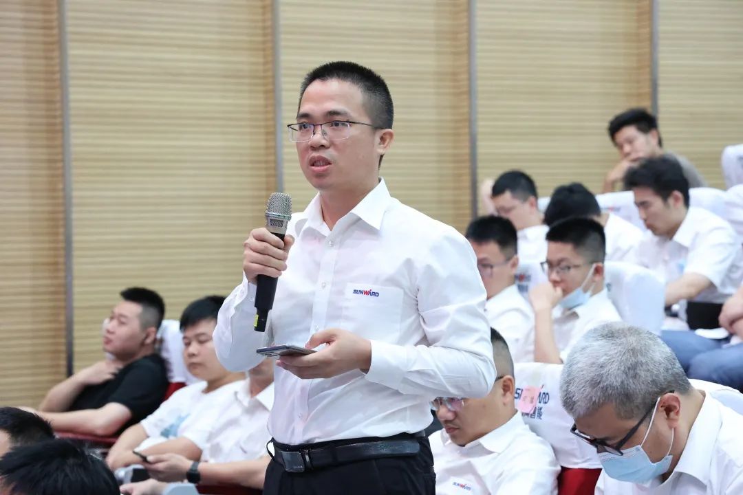 创新引领，智造将来！“2022院士专家长沙杏妆高端设备高质量发展钻研会隆沉进行