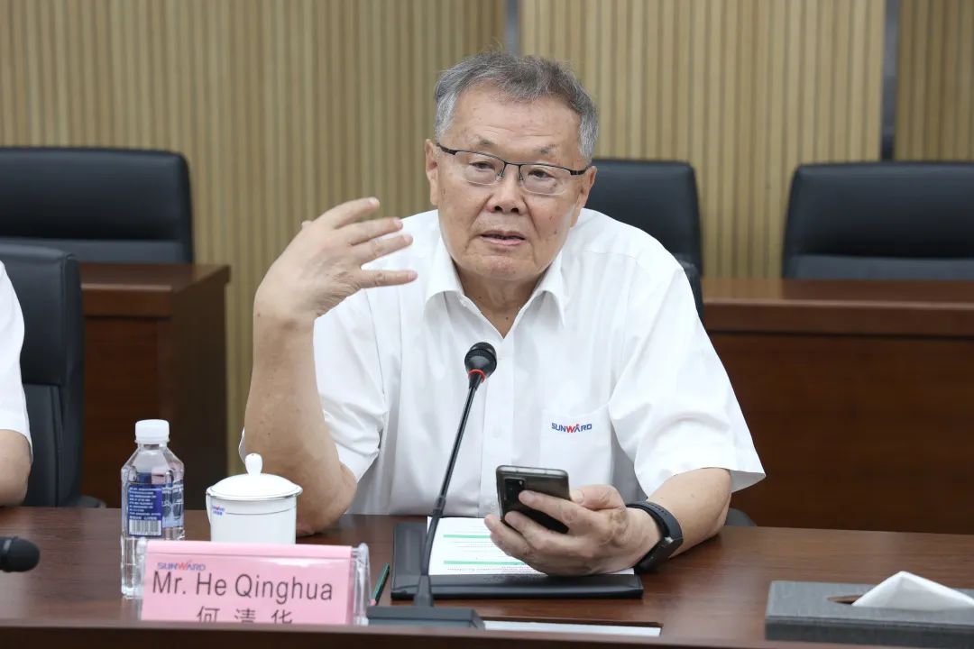 马拉维大使一行调查皇家国际智能