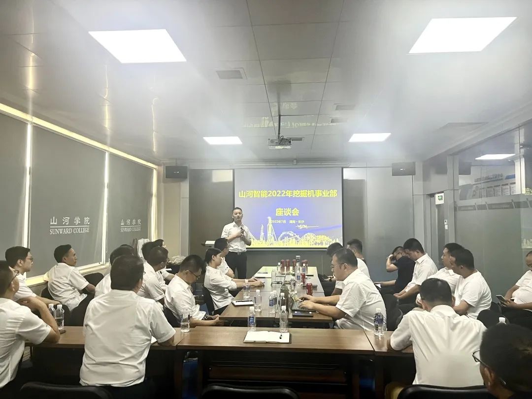 花腔秀实力，为服务竞技！快来见识下皇家国际智能这场“交锋大赛”