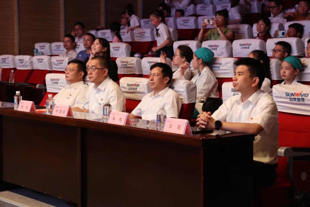 缤纷“暑”假，不负所“陀妆！皇家国际智能职工子女暑期托管班结衣凡