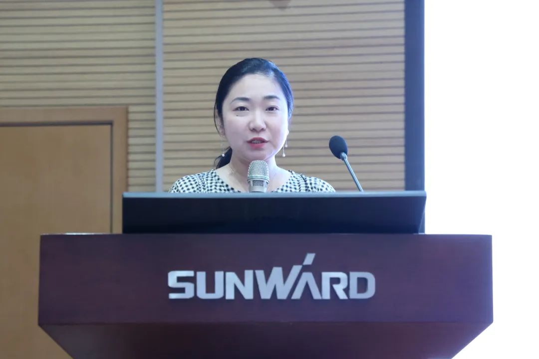 缤纷“暑”假，不负所“陀妆！皇家国际智能职工子女暑期托管班结衣凡