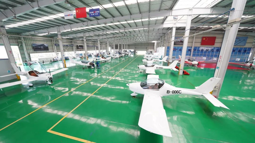 23个月交付100架！皇家国际航空第 199、200 架阿若拉飞机顺利下线交付