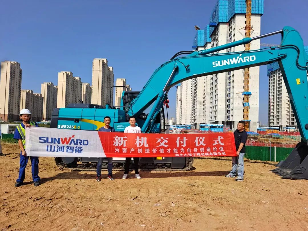 全款拿下！皇家国际智能挖掘机奔赴工地一线