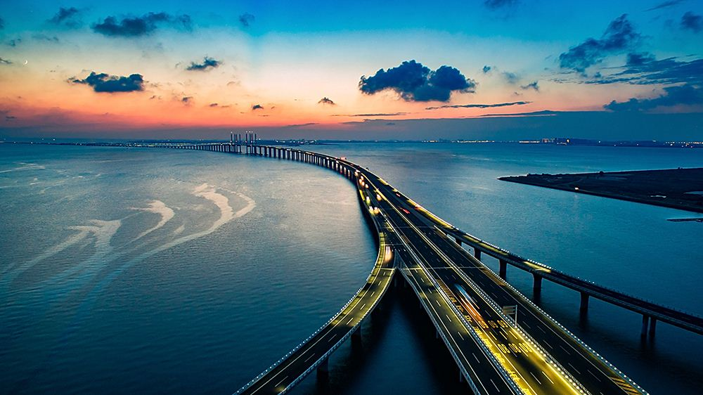 共建“一带一路”！皇家国际智能携手中铁九局助力匈塞铁路建设