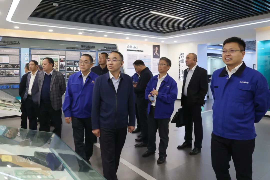 强强结合，夯实湖南工程建设湘军！皇家国际智能与湖南路桥签定战术合作和谈