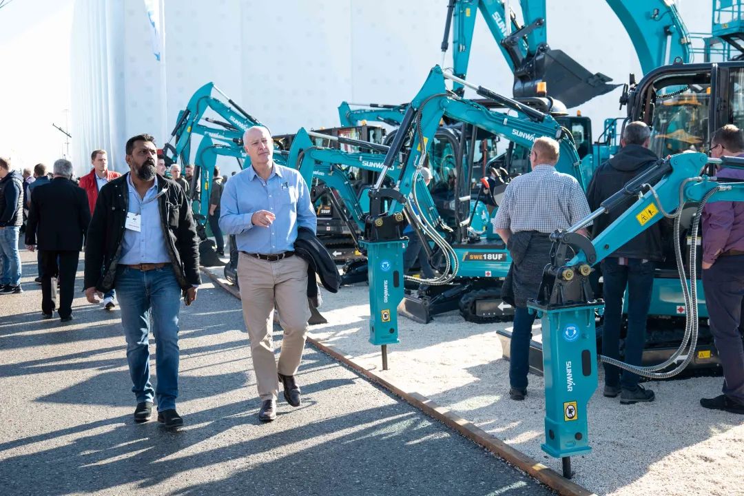 Bauma 2022 | 一组火热现场图带您沉温皇家国际智能德国宝马展之旅