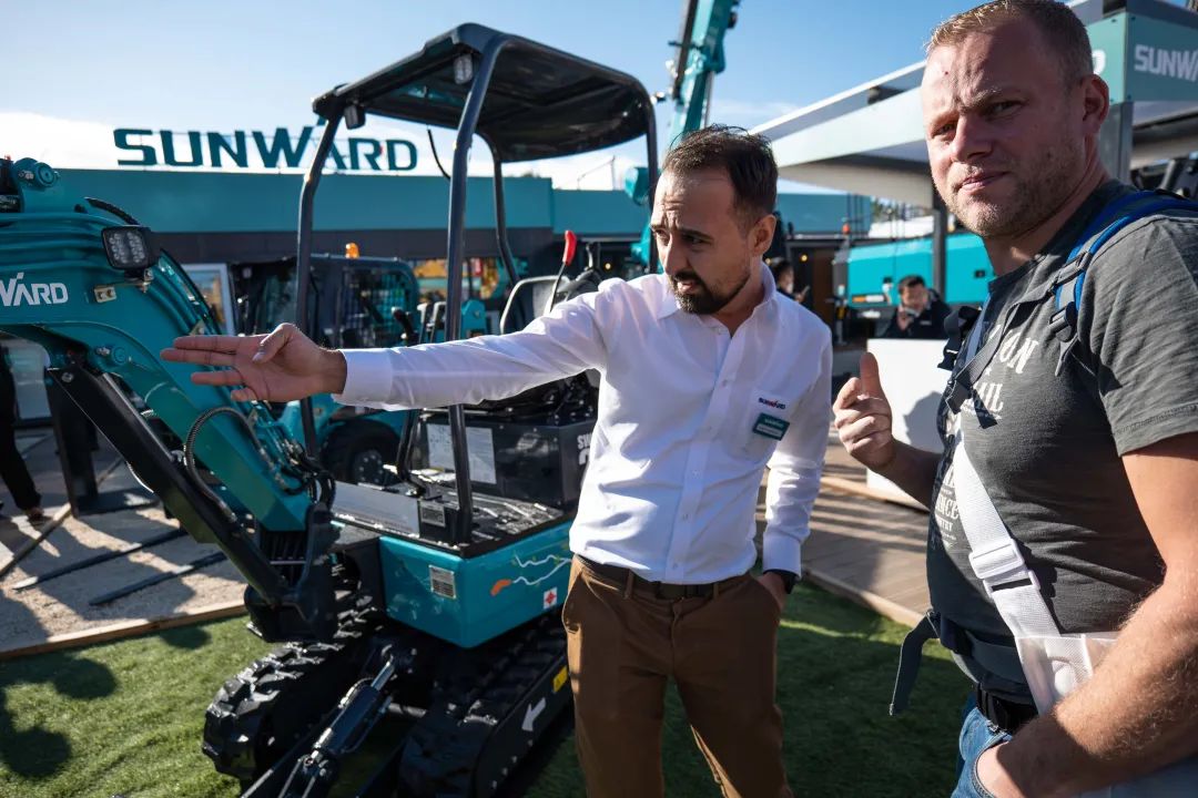 Bauma 2022 | 一组火热现场图带您沉温皇家国际智能德国宝马展之旅