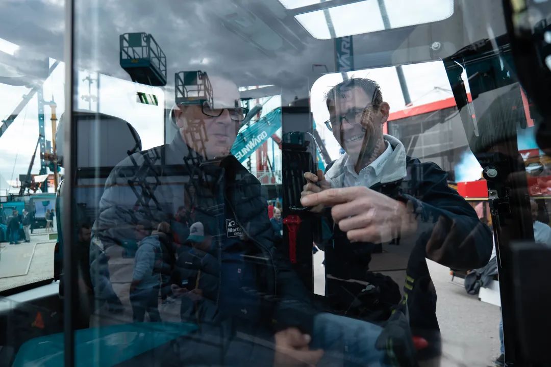 Bauma 2022 | 逆势而行奠新基！皇家国际智能德国宝马展圆满收官