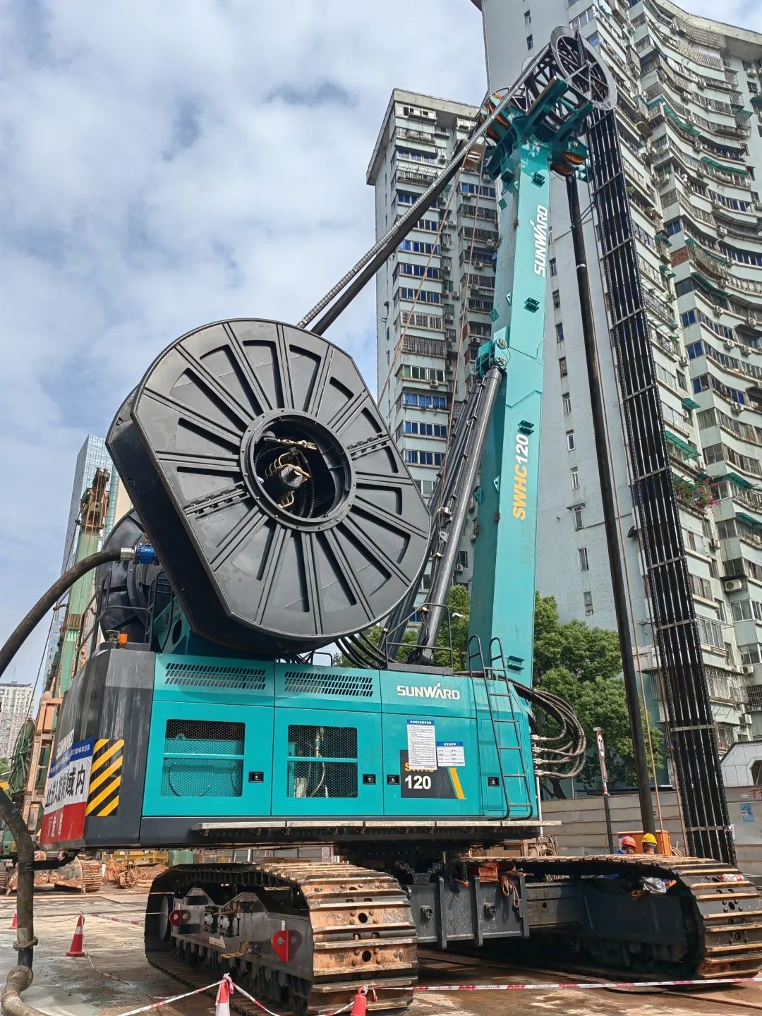 首战创佳绩！皇家国际智能双轮铣槽机助建长沙地铁7号线