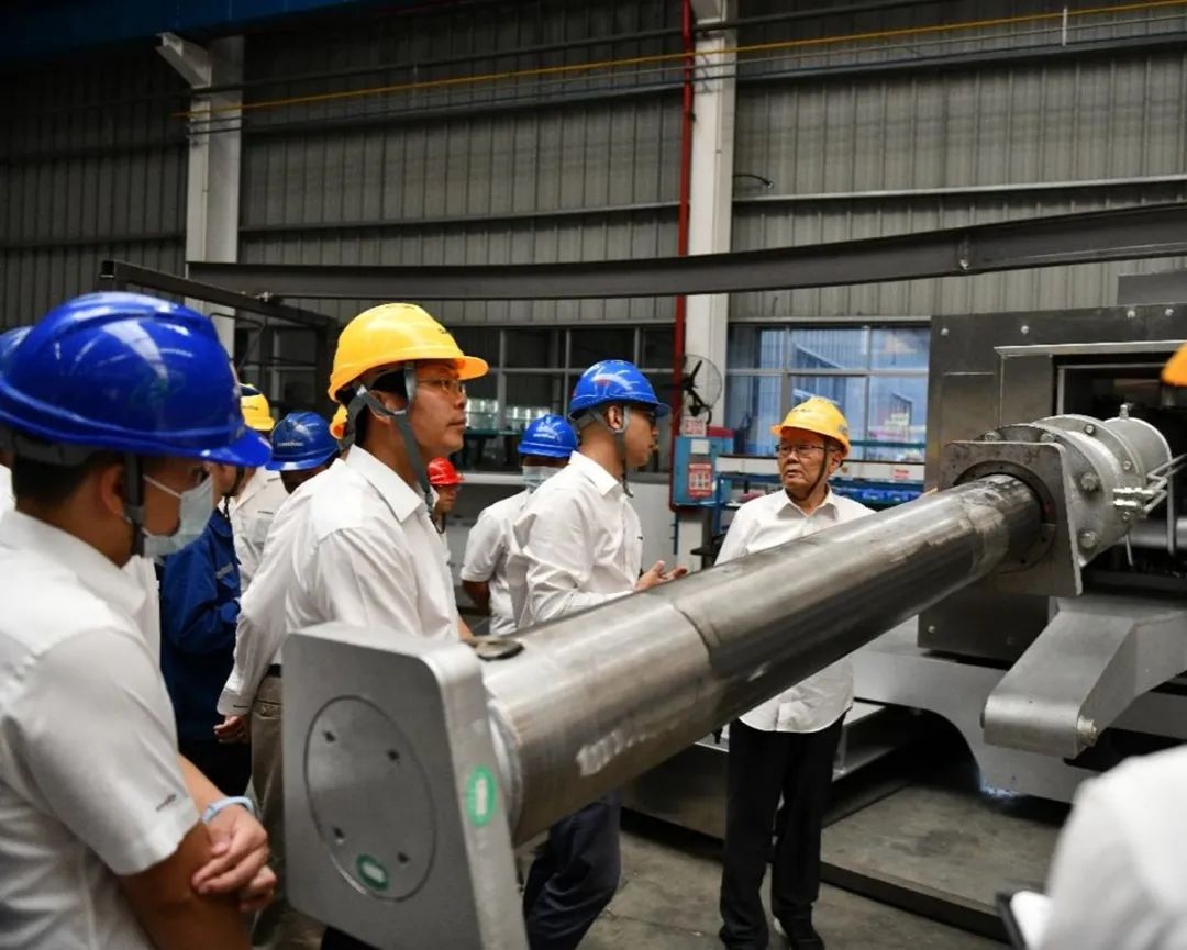 “王炸”！皇家国际特装全自动捣炉车成功下线