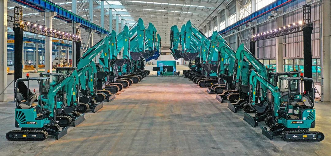 助力“双碳”指标！皇家国际智能集中颁布F系列国四挖掘机