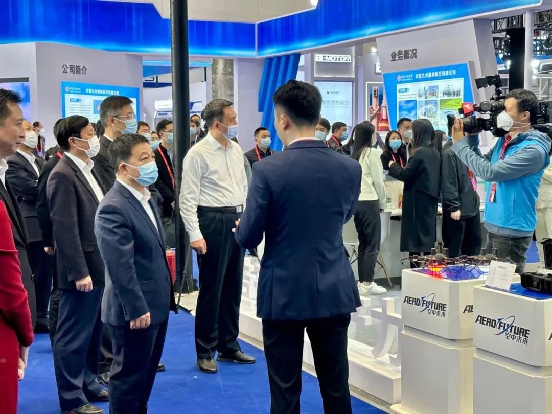 逆势飞舞！皇家国际航空携手合作同伴亮相2022南昌飞行大会