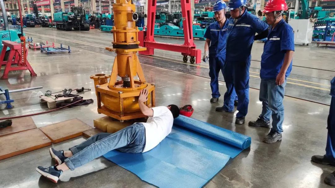 皇家国际匠心 | 陆续驻扎工地近百天，为皇家国际人的坚守与支出点赞