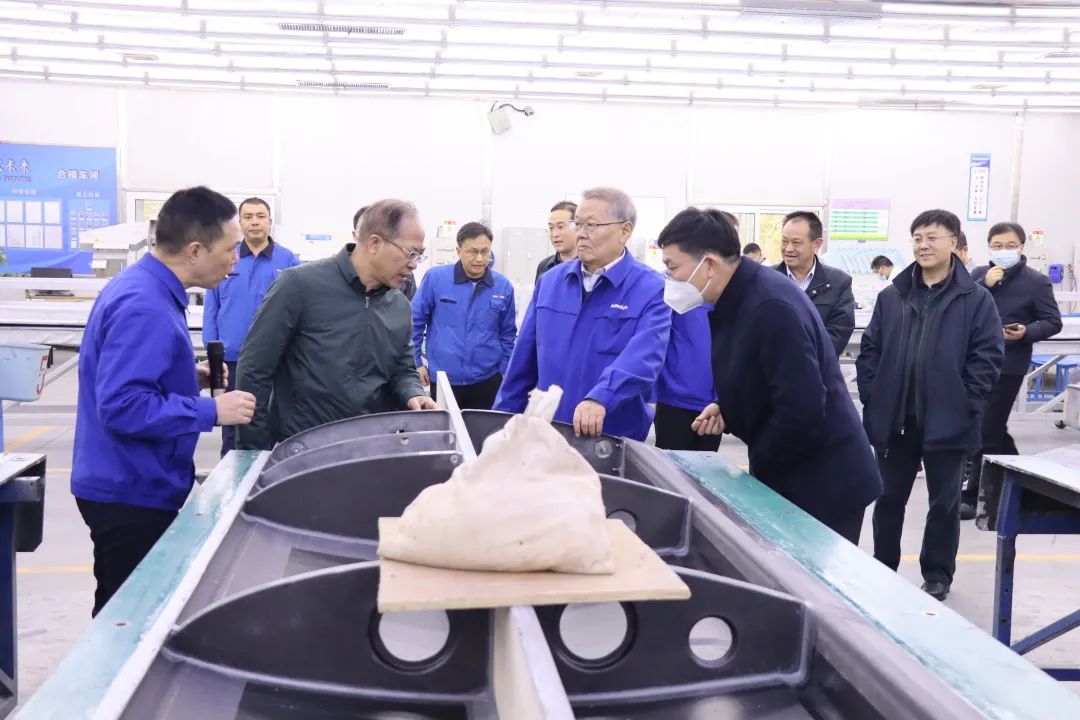 广州市国资委主任陈德俊调查皇家国际智能航空产业基地