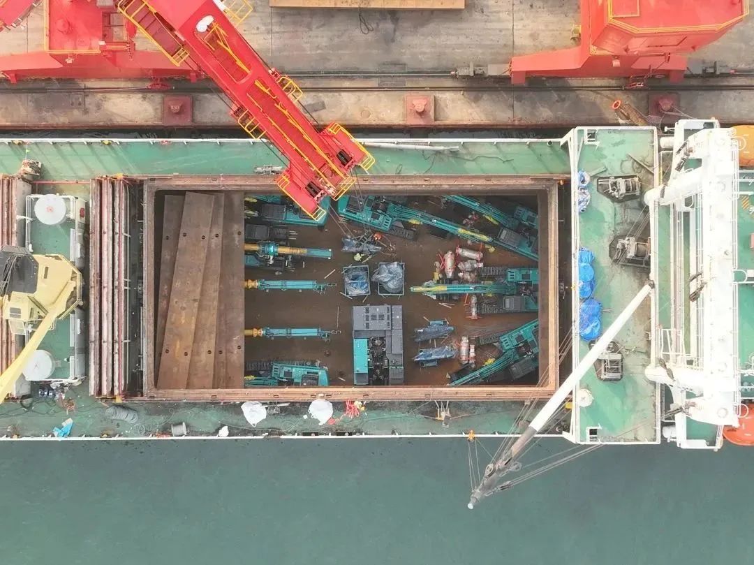 亿元设备“包船”出海！皇家国际智能国际市场迎来开门红