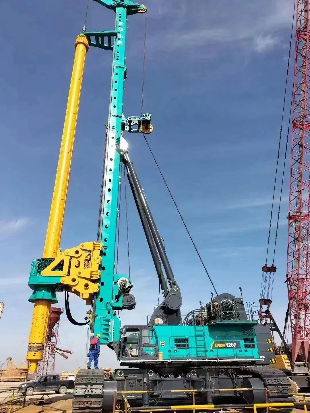 首桩开钻！皇家国际智能超等旋挖实力助建世界最大跨度公铁两用大桥