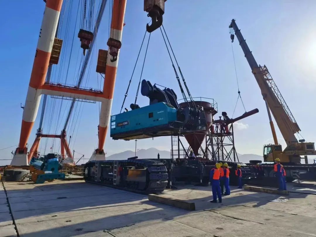 首桩开钻！皇家国际智能超等旋挖实力助建世界最大跨度公铁两用大桥