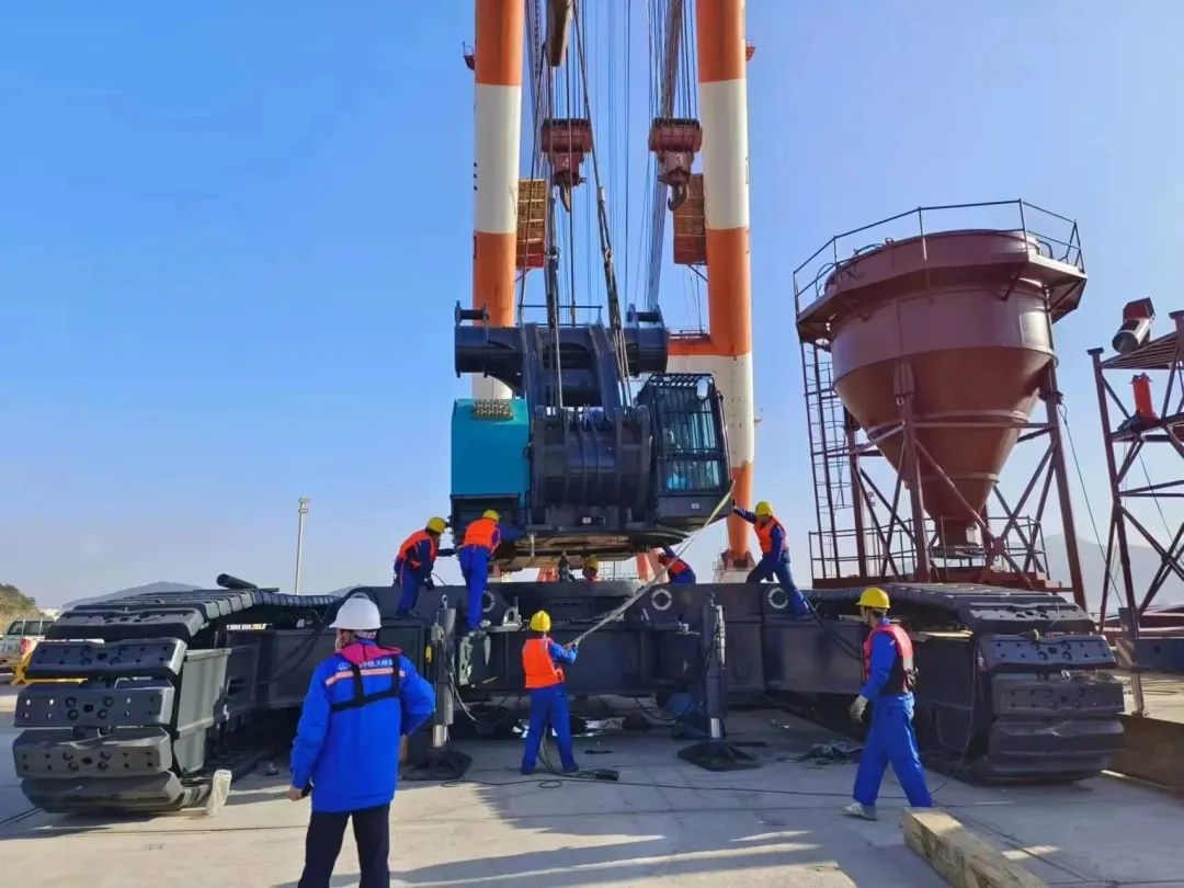 首桩开钻！皇家国际智能超等旋挖实力助建世界最大跨度公铁两用大桥