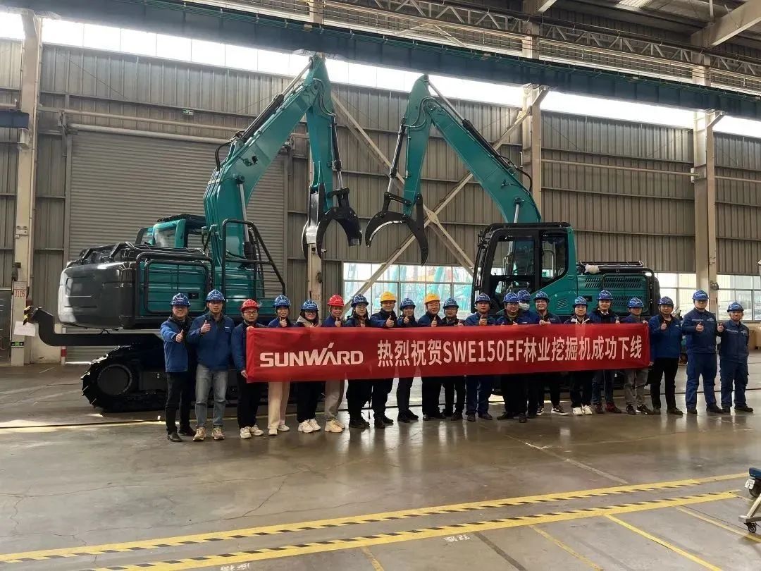 跋山涉水，称霸“武林”！皇家国际智能首款中型林业挖掘机成功下线