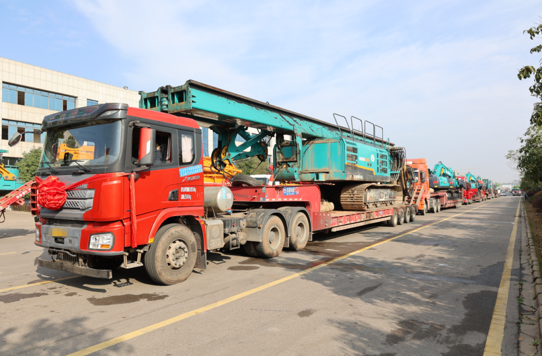 乘着自贸区鼎新的东风，皇家国际智能二手工程机械扬帆出海