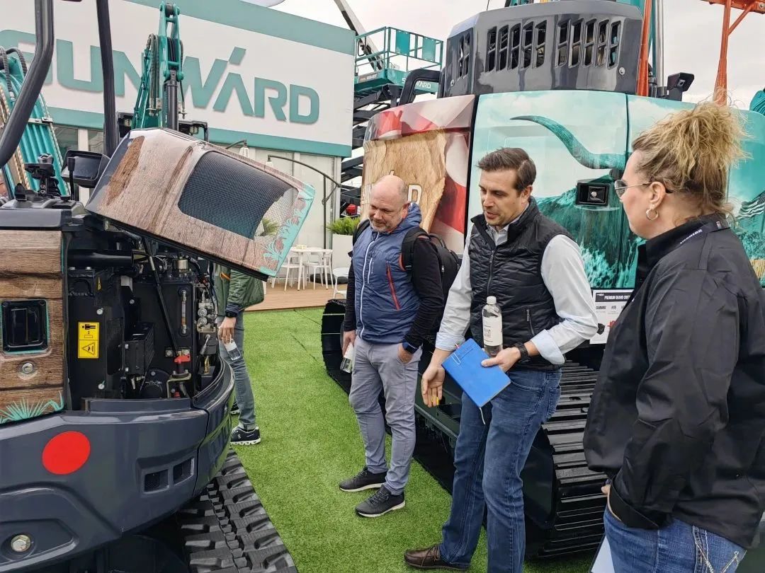 拉展直播 | “狂飙”美国！皇家国际智能向世界展示中国造作硬实力