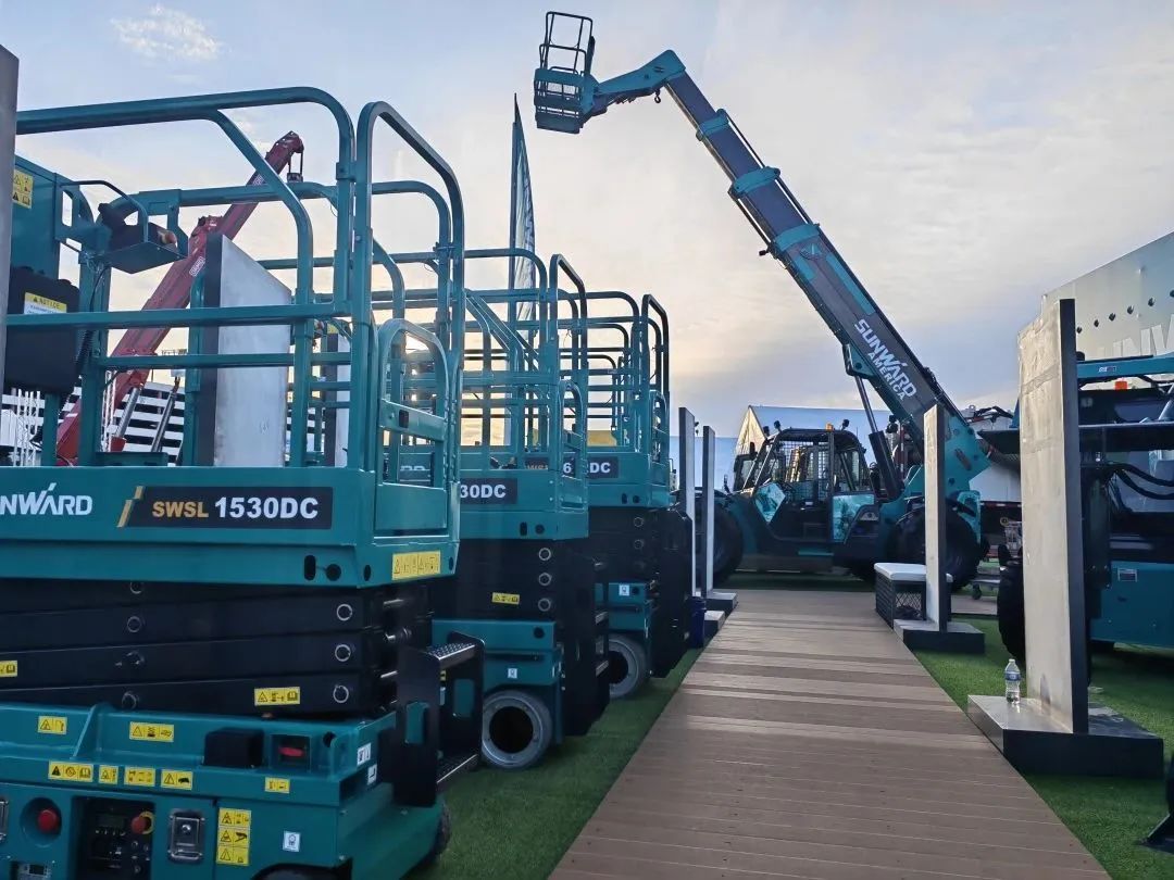 拉展直播 | “狂飙”美国！皇家国际智能向世界展示中国造作硬实力