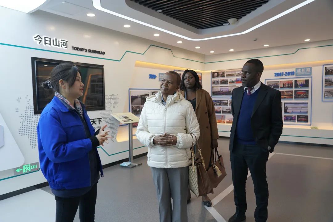 乌干达驻华大使到访皇家国际智能