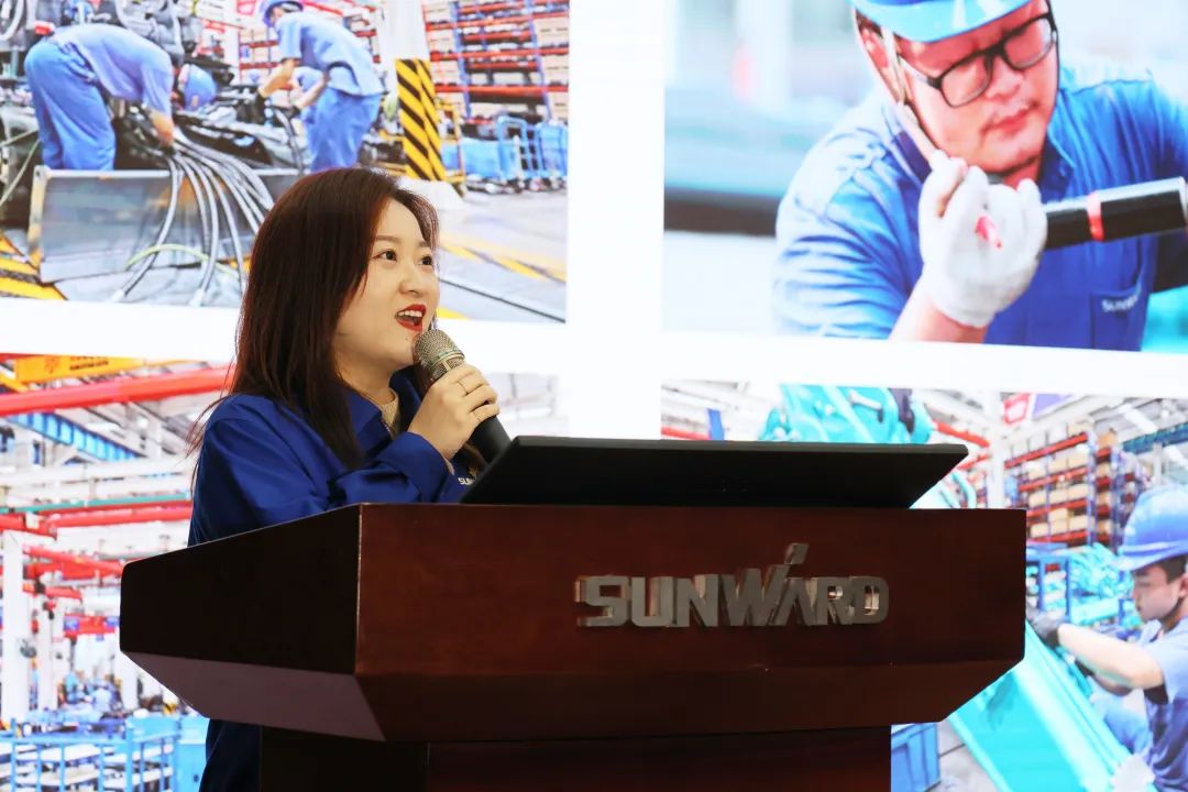 2023年“雷锋传人?长沙楷模”巡讲走进皇家国际智能