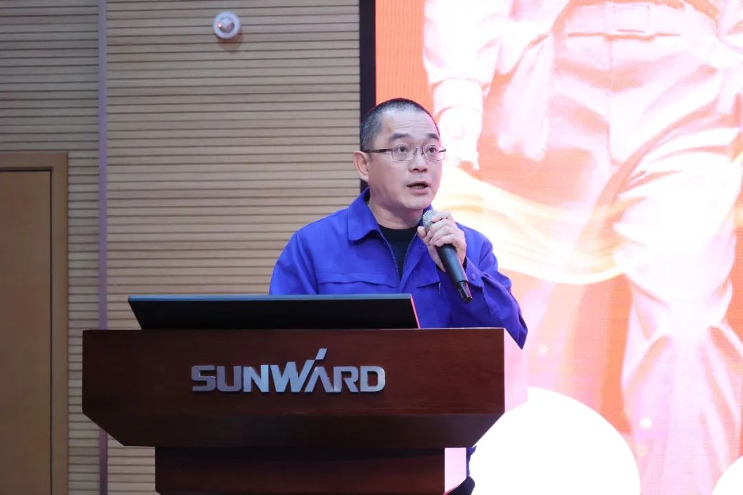 2023年“雷锋传人?长沙楷模”巡讲走进皇家国际智能