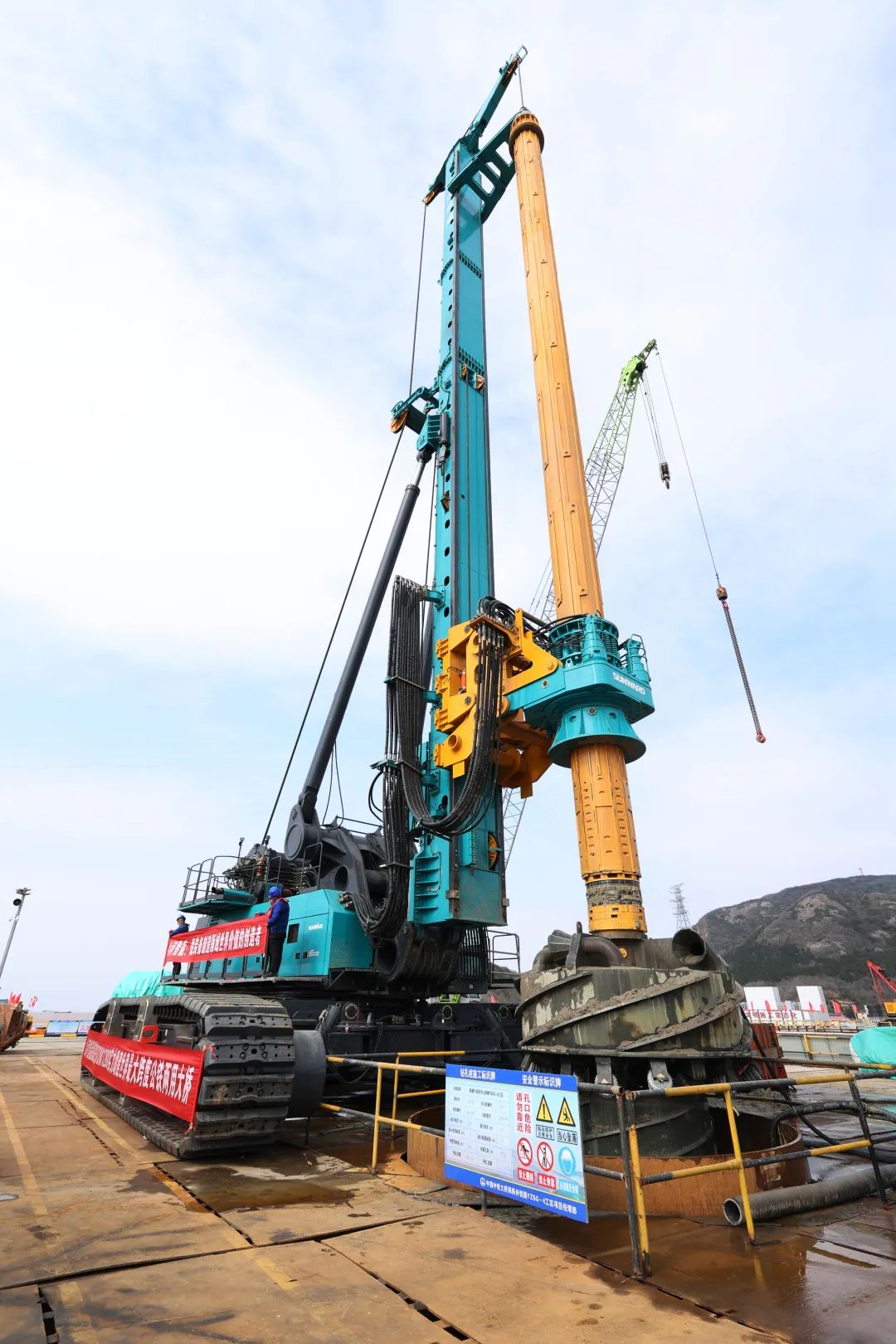 超等设备助建超等工程！皇家国际智能超等旋挖钻机SWDM1280推介会成功进行