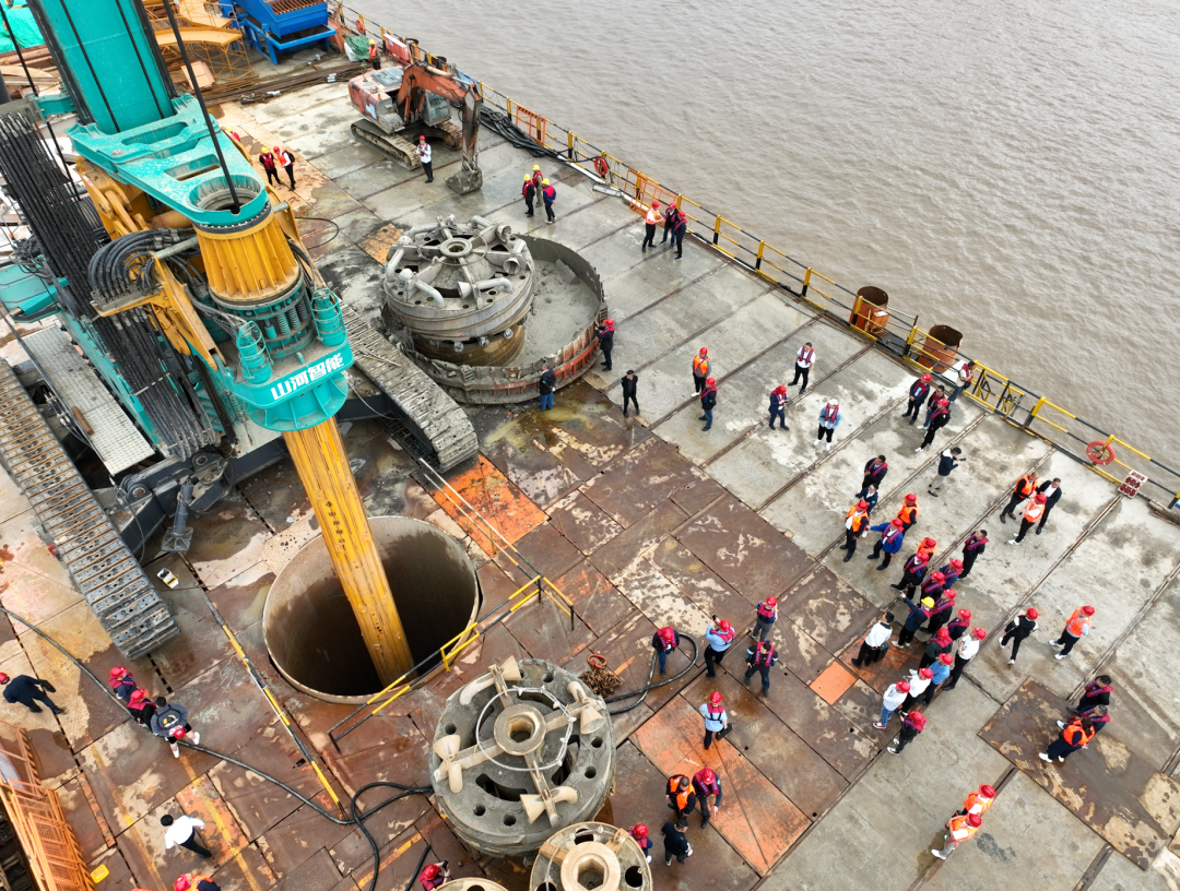 超等设备助建超等工程！皇家国际智能超等旋挖钻机SWDM1280推介会成功进行