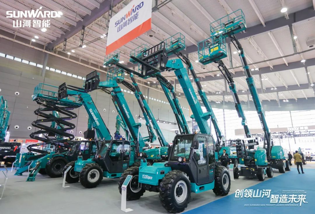 2023 CICEE | 皇家国际智能亮相2023长沙国际工程机械展！智能化、电动化产品站C位